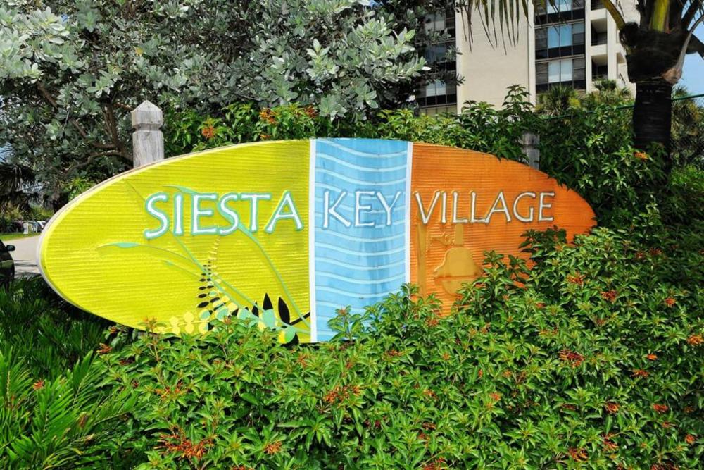 Siesta Key Village-Suite #1: A Block to the Beach!